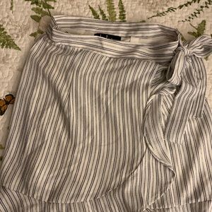 Lulus wrap skirt